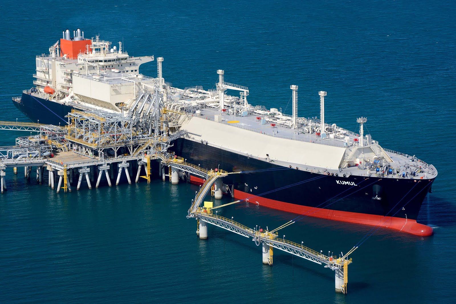 2014 first gas export